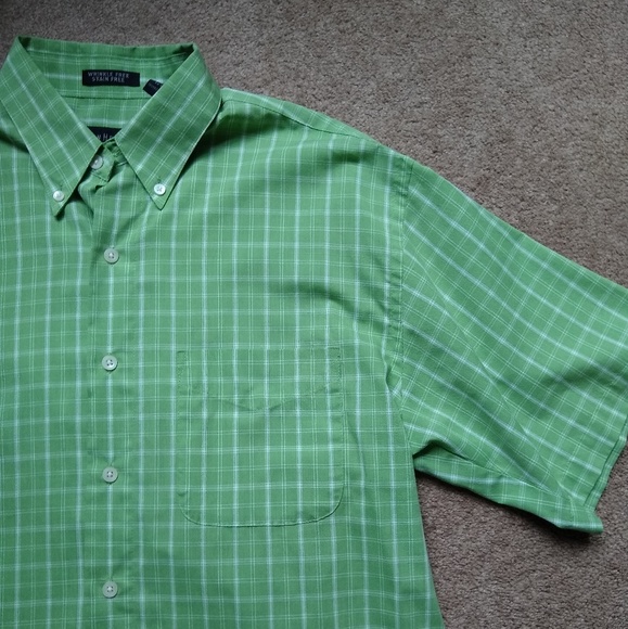 Van Heusen Short Sleeve Shirt - Picture 2 of 3